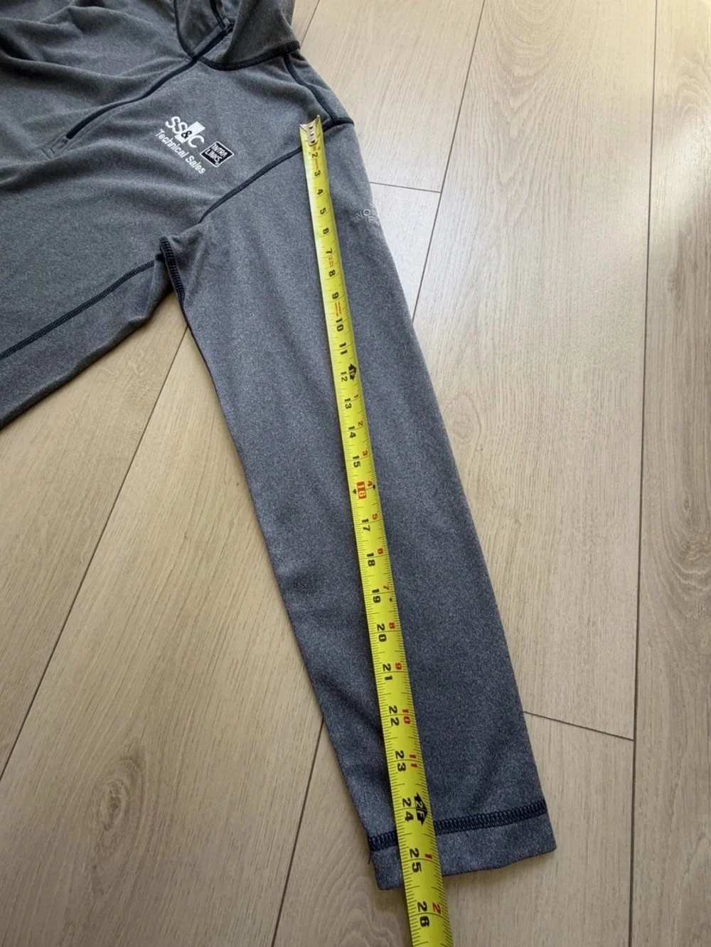 The North Face Men's Gray Quarter-Zip Performance Pullover